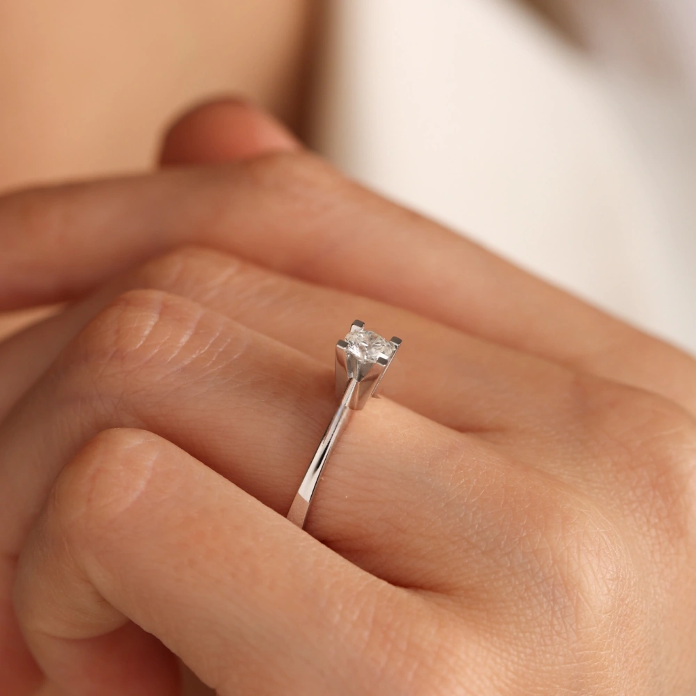 0.50 CT Takoz Tektaş Yüzük