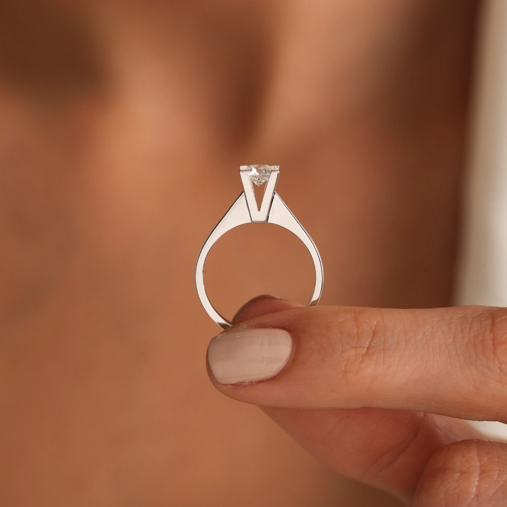 0.50 CT Takoz Tektaş Yüzük