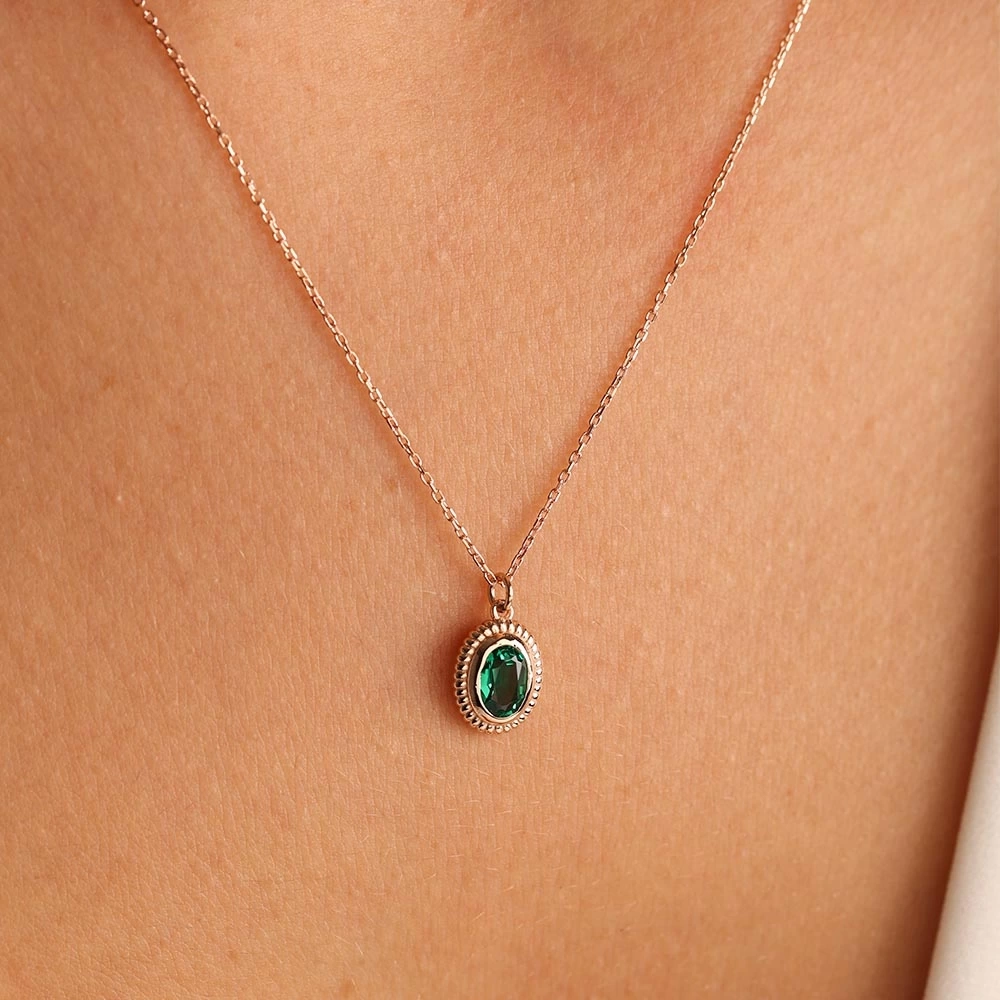 0.50 CT Zümrüt Kolye