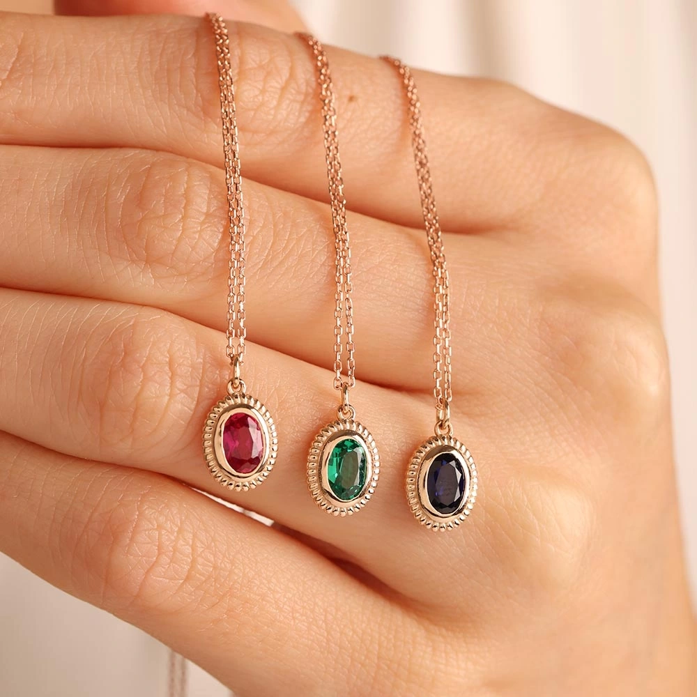 0.50 CT Zümrüt Kolye