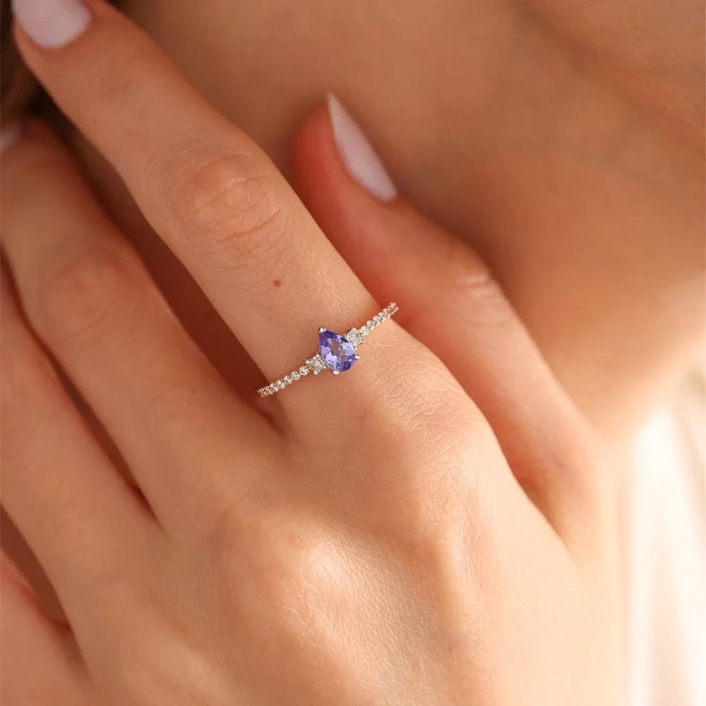 0.55 CT Damla Tanzanite & Pırlanta Yüzük