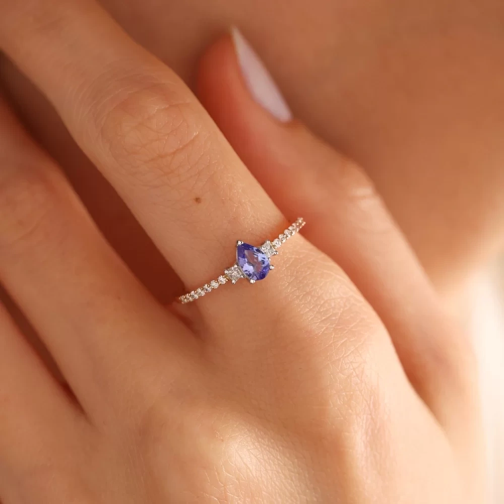 0.55 CT Damla Tanzanite & Pırlanta Yüzük