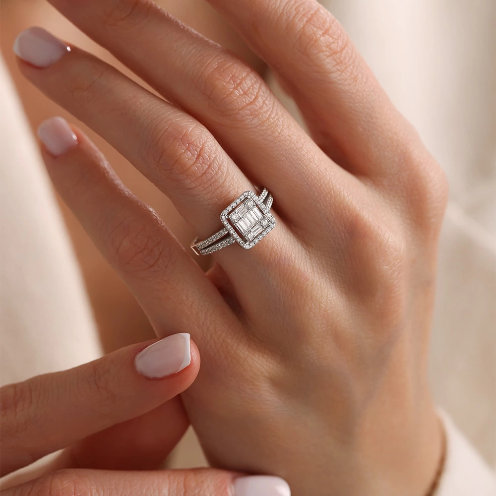 0.60 CT Baget Pırlanta Yüzük