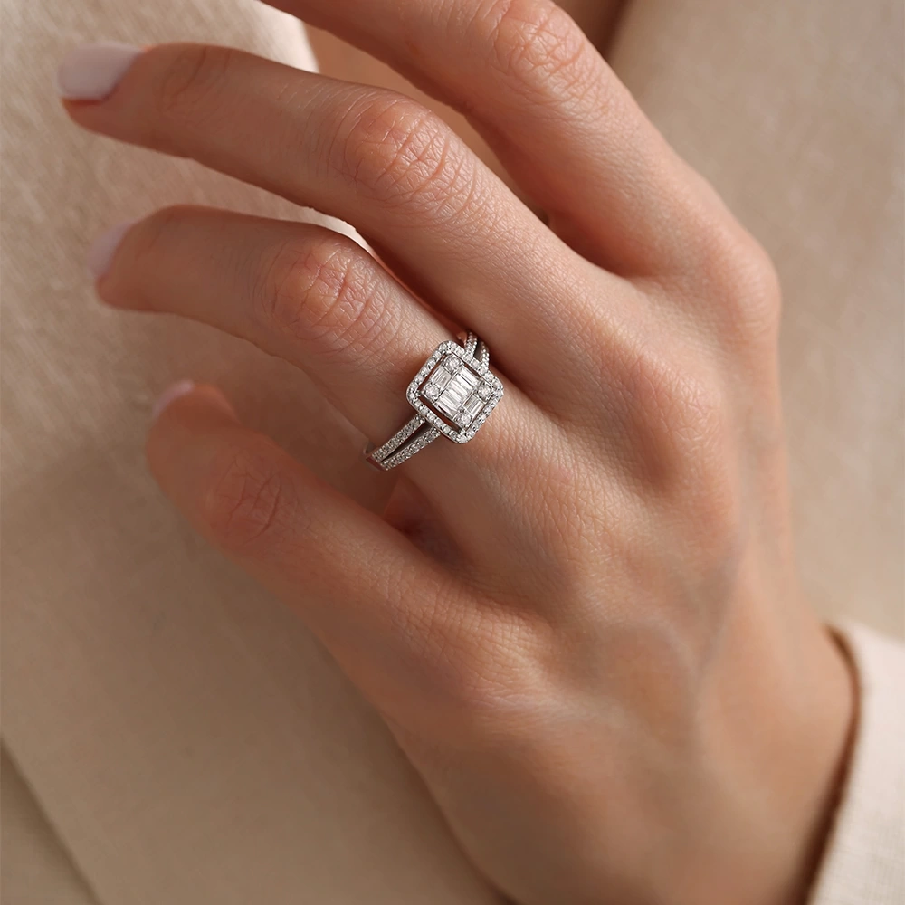 0.60 CT Baget Pırlanta Yüzük