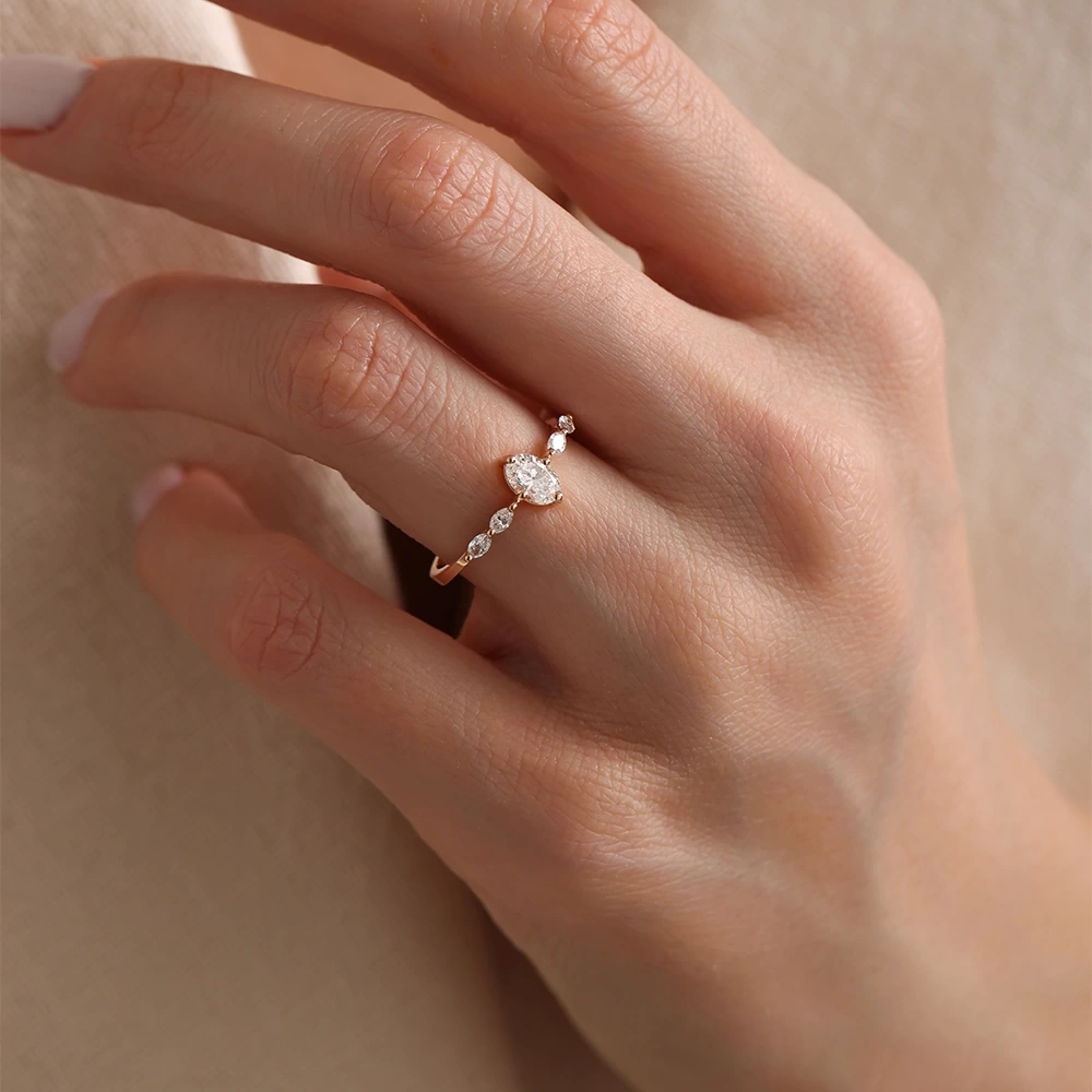 0.60 Ct Avelin Oval Pırlanta Yüzük