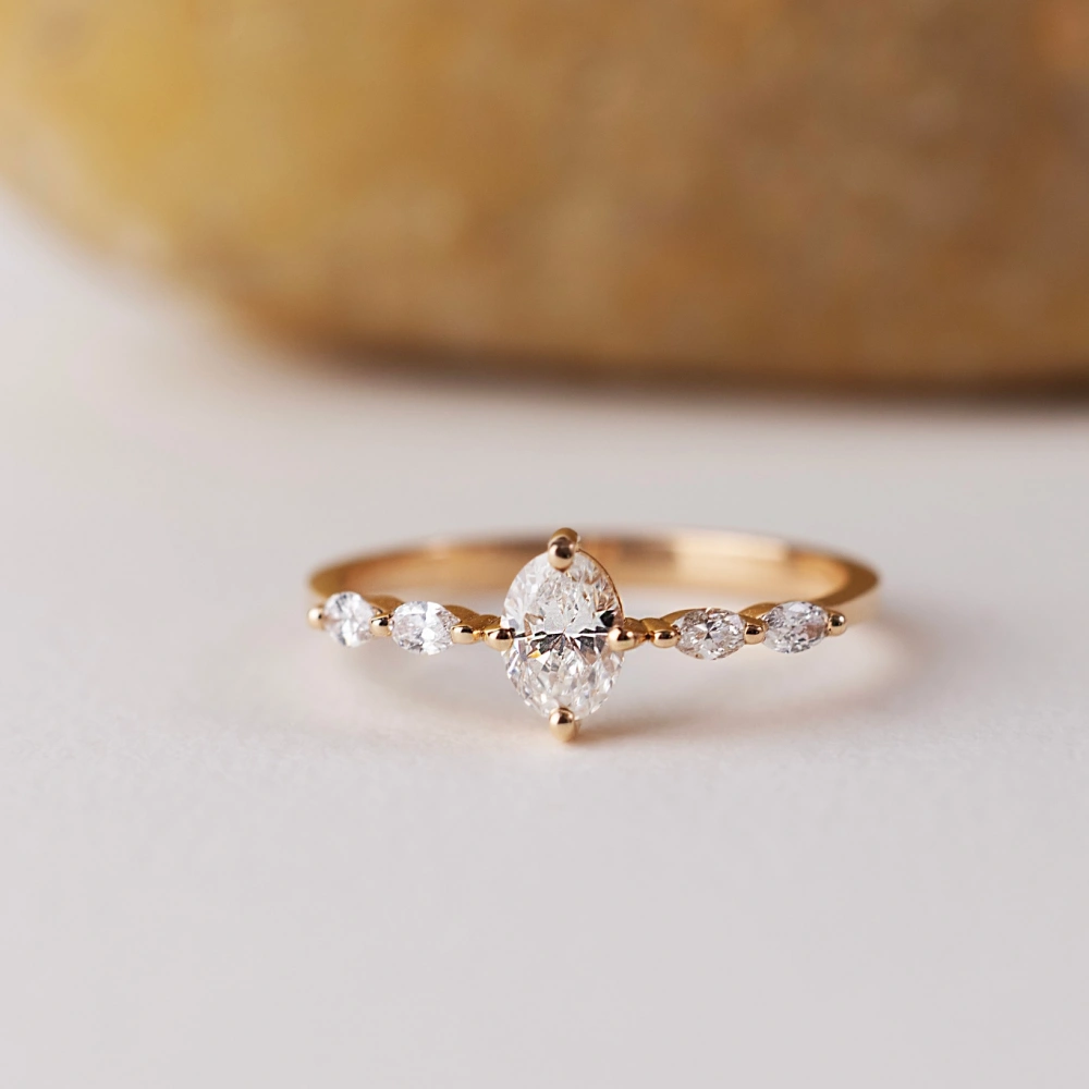 0.60 Ct Avelin Oval Pırlanta Yüzük