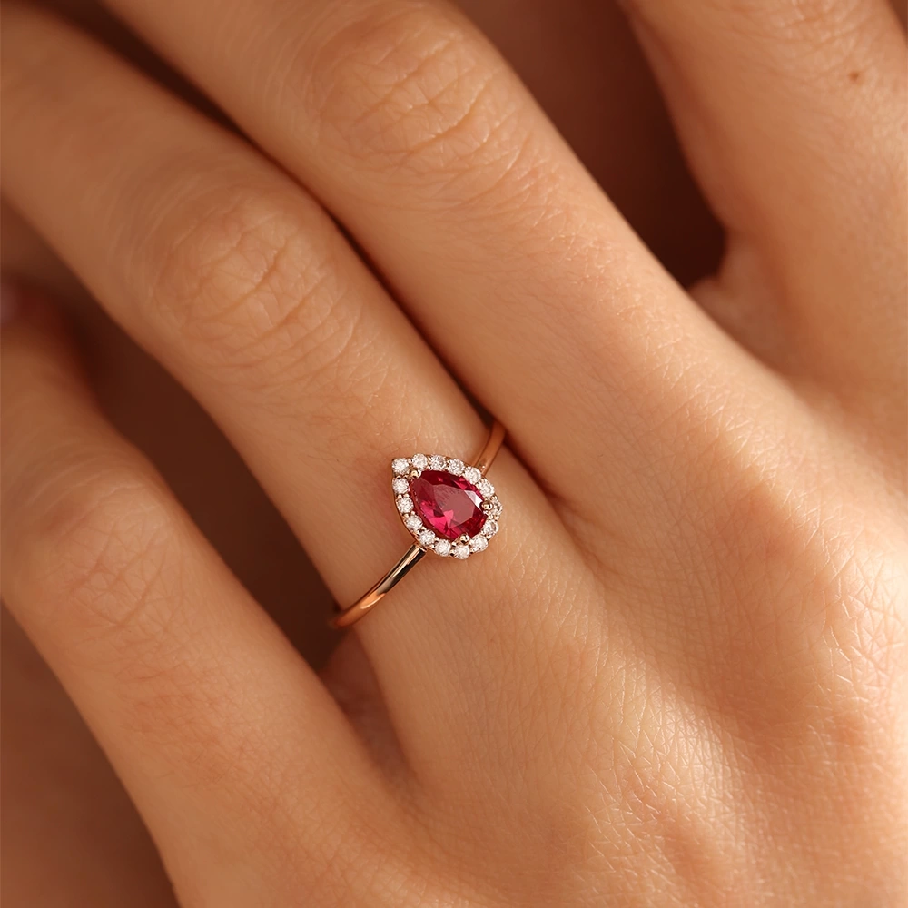 0.61 CT Damla Yakut & Pırlanta Yüzük