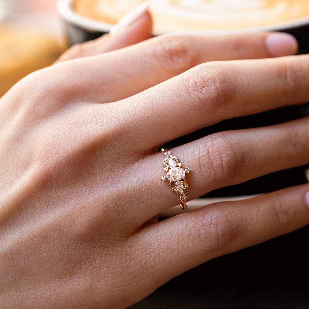 Melia 0.62 CT E / Sı Hrd Sertifikalı Tasarım Pırlanta Yüzük