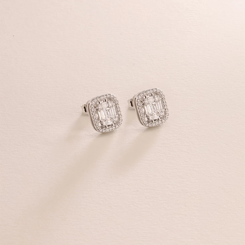 0.65 CT Baget Pırlanta Küpe