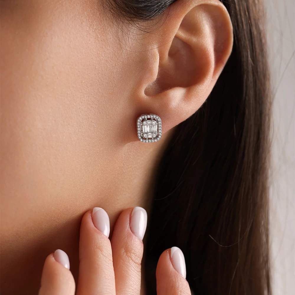 0.65 CT Baget Pırlanta Küpe
