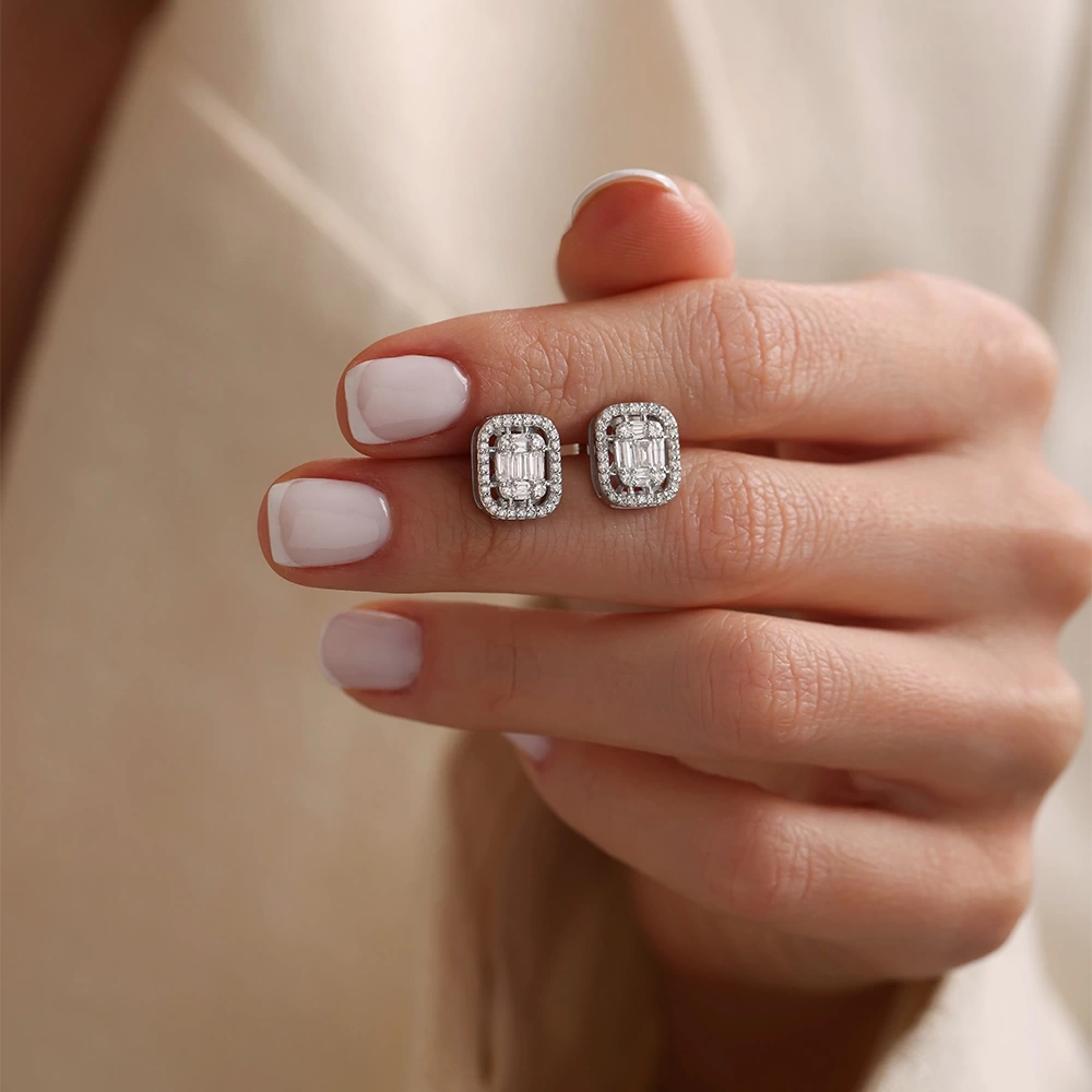 0.65 CT Baget Pırlanta Küpe