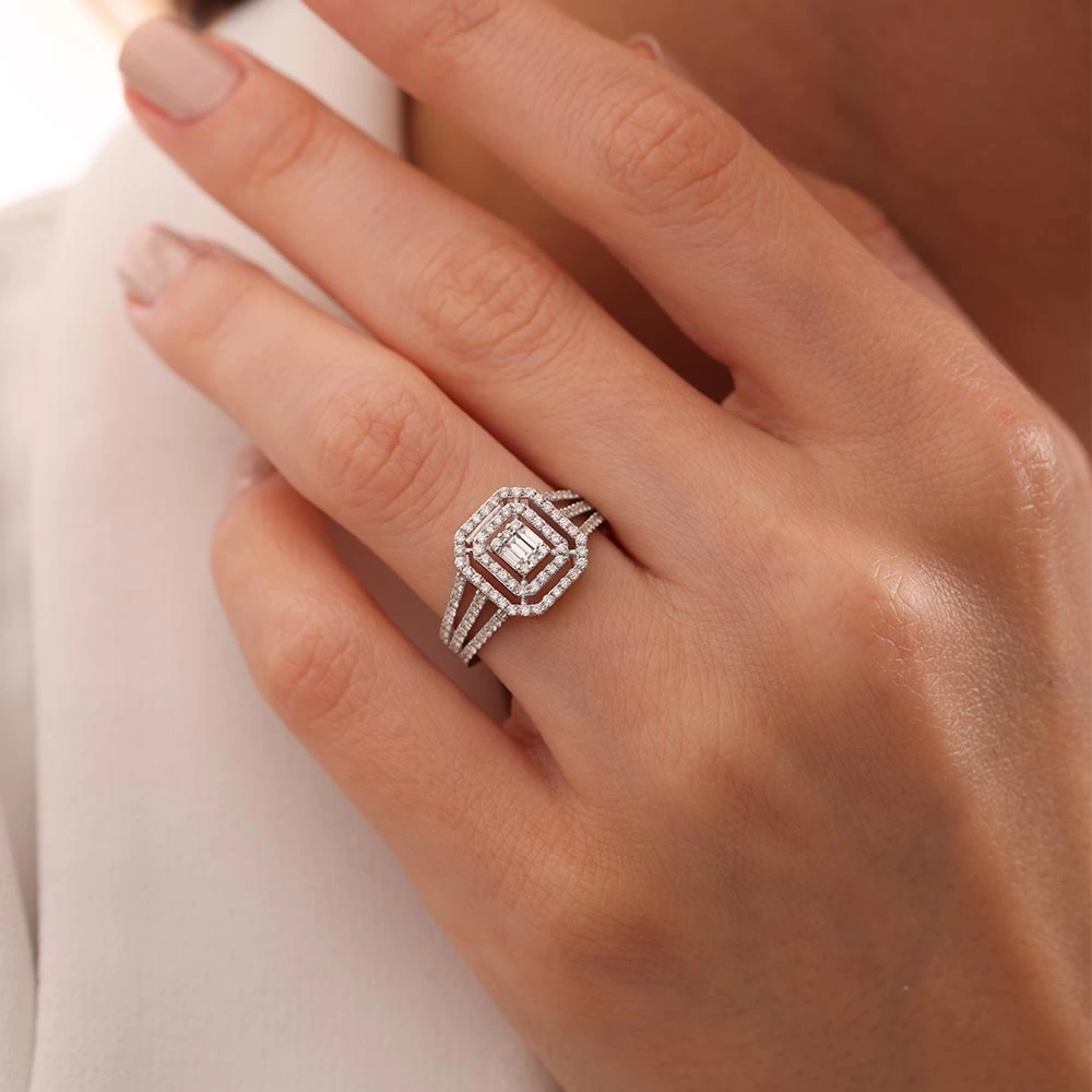 0.65 CT Baget Pırlanta Yüzük