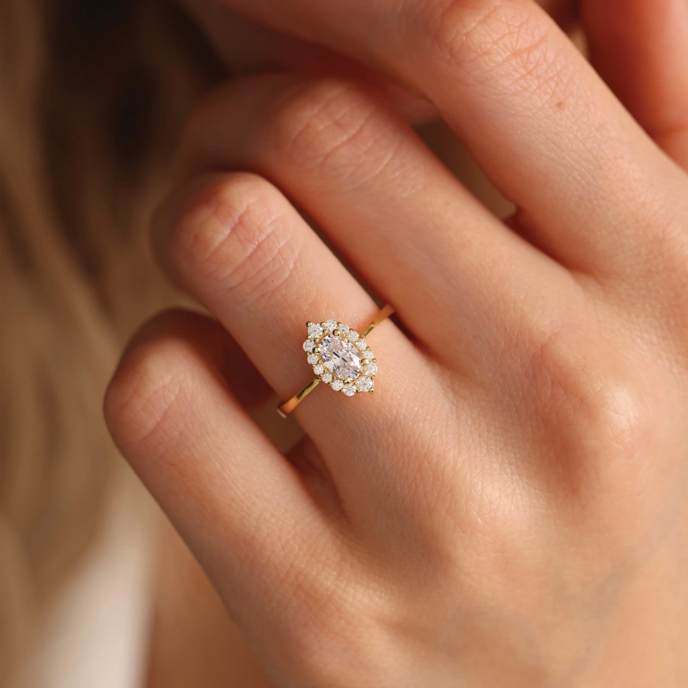 0.65 CT Oval Tasarım Pırlanta Yüzük