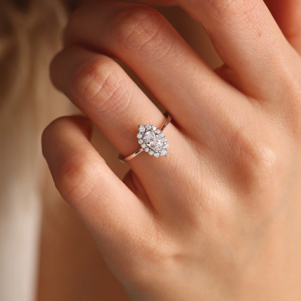 0.65 CT Oval Tasarım Pırlanta Yüzük