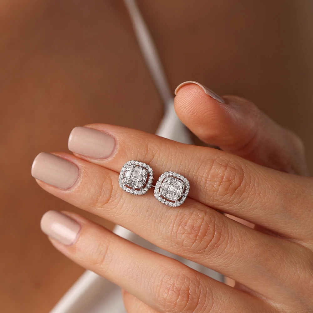 0.70 CT Pırlanta Baget Küpe