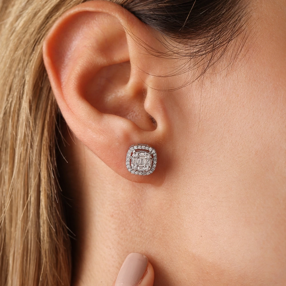 0.70 CT Pırlanta Baget Küpe