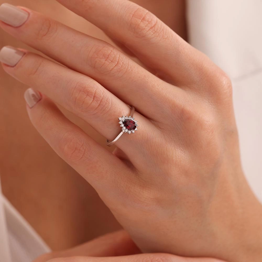 0.62 CT Damla Yakut & Pırlanta Yüzük