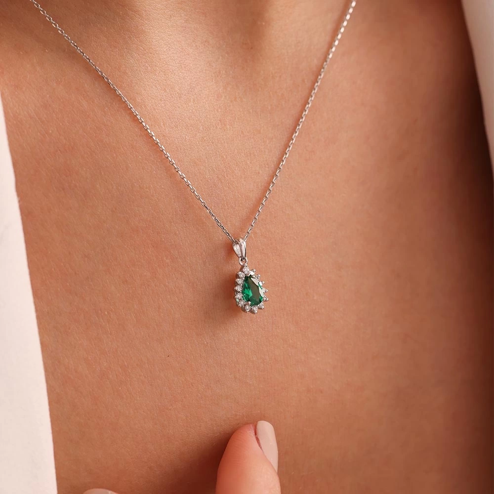 0.62 CT Damla Zümrüt & Pırlanta Kolye