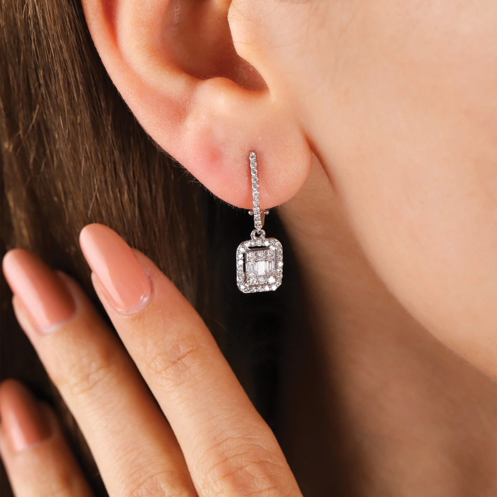 0.75 CT Baget Pırlanta Küpe