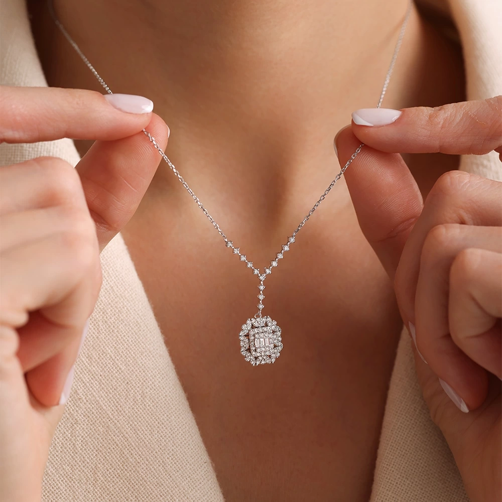 0.80 CT Baget Pırlanta Kolye