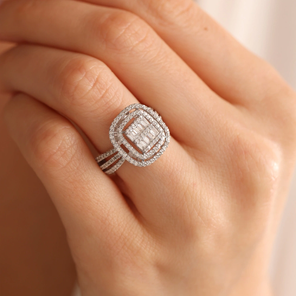 0.80 CT Baget Pırlanta Yüzük