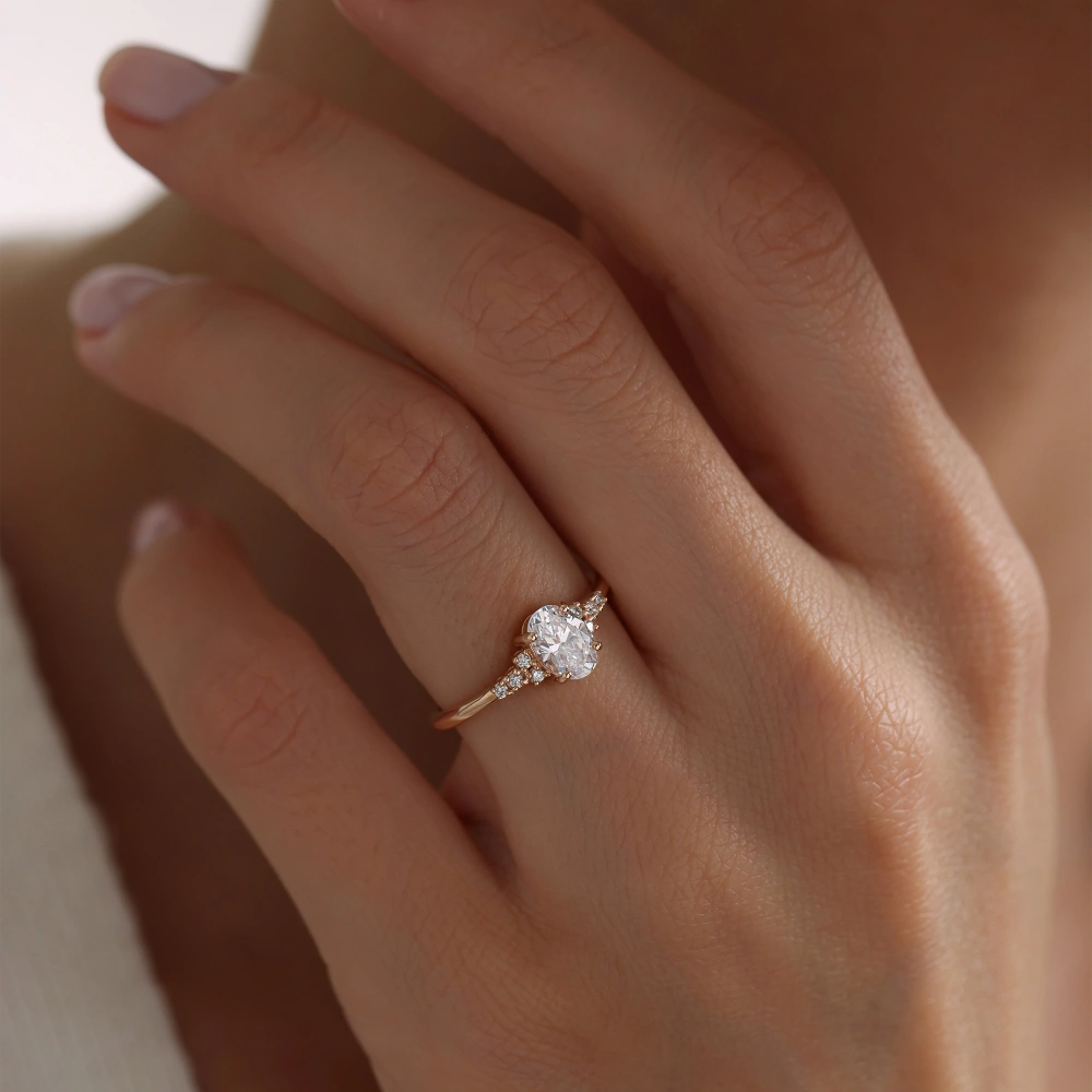 Liora 0.80 CT HRD SERTİFİKALI Oval Kesim Pırlanta Yüzük