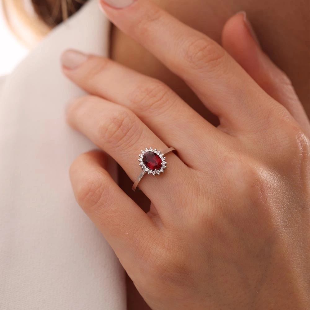 4.00 CT Oval Yakut & Pırlanta Set