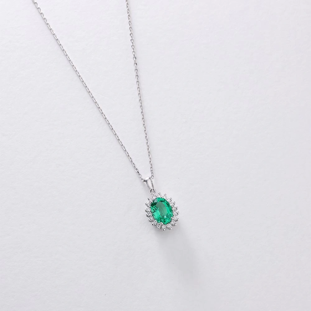 0.80 CT Oval Zümrüt & Pırlanta Kolye