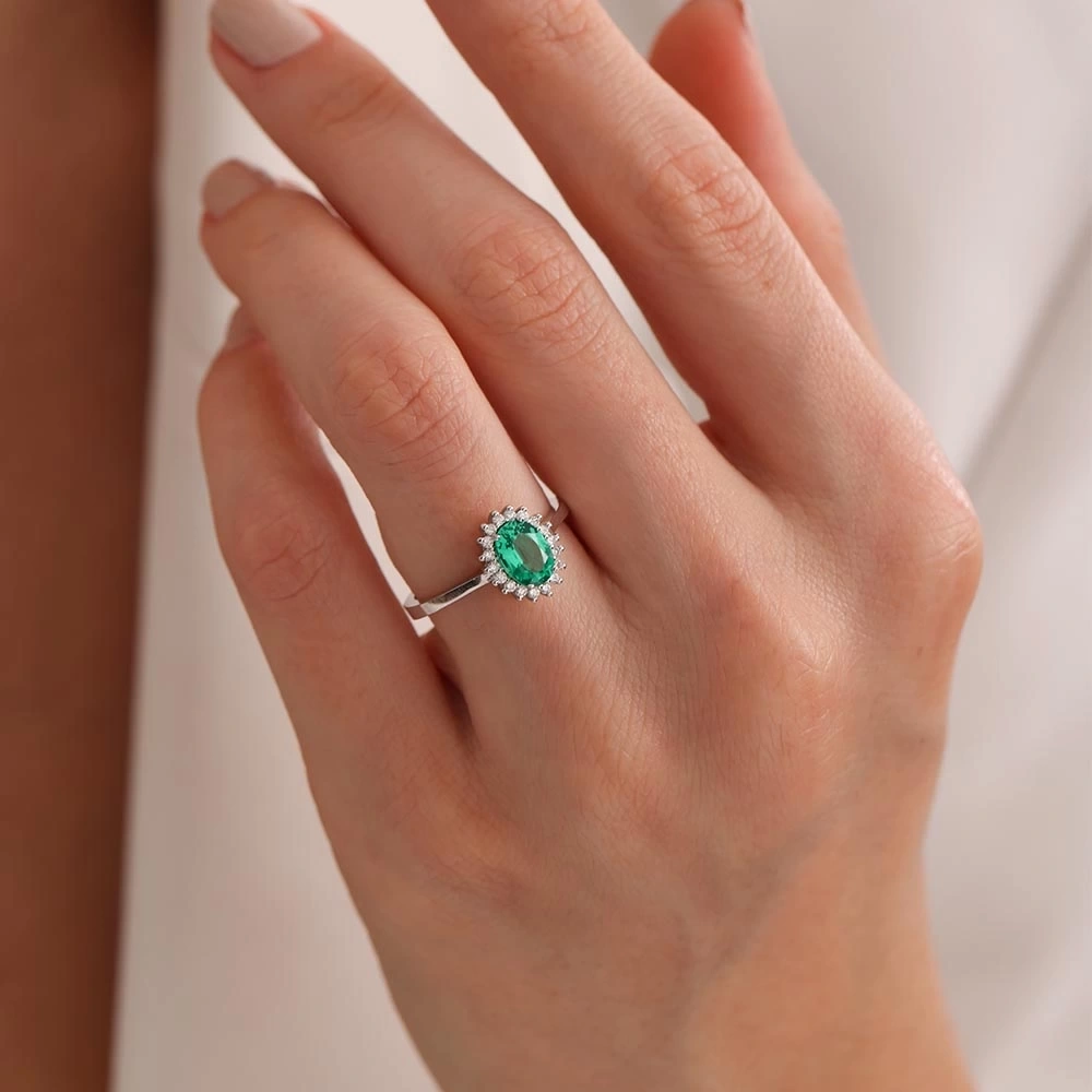 4.00 CT Oval Zümrüt & Pırlanta Set