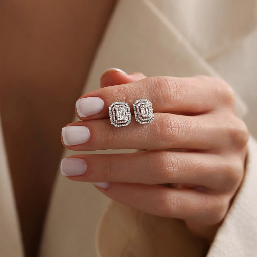 0.85 CT Baget Pırlanta Küpe