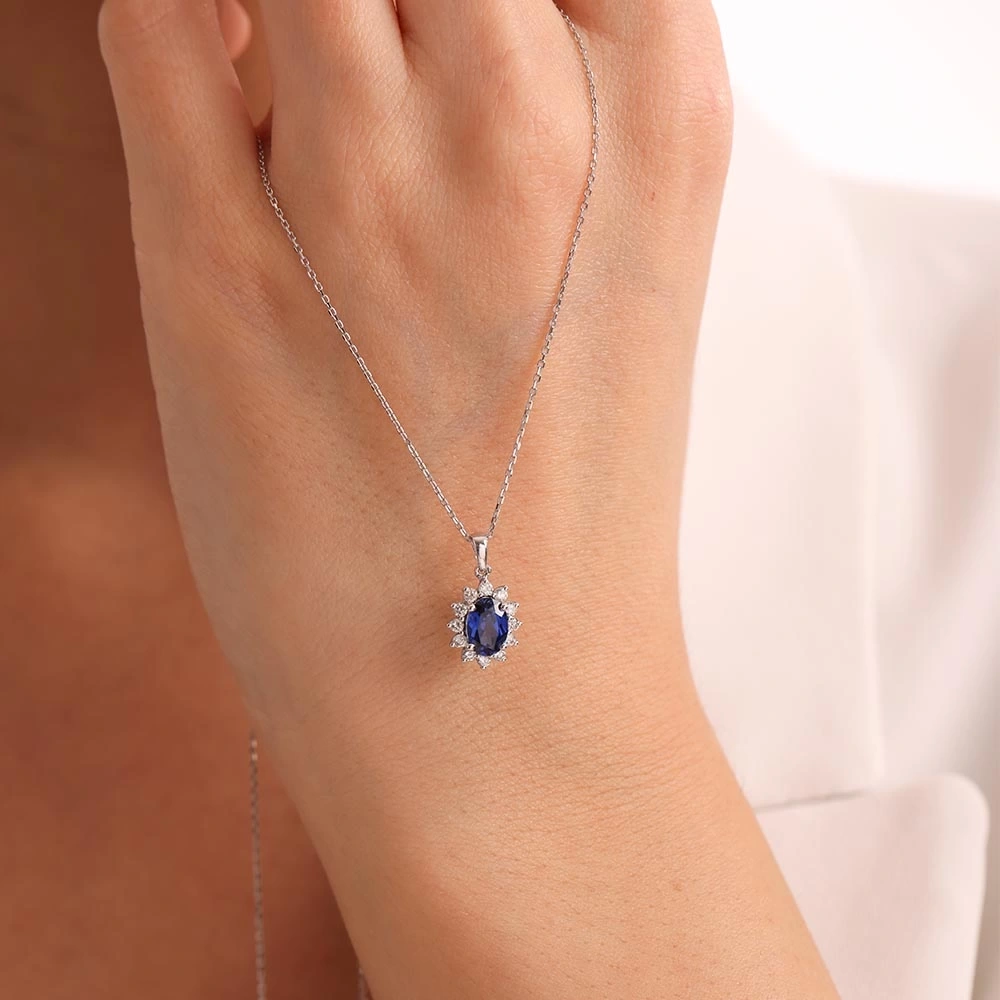 0.90 CT Oval Safir & Pırlanta Kolye