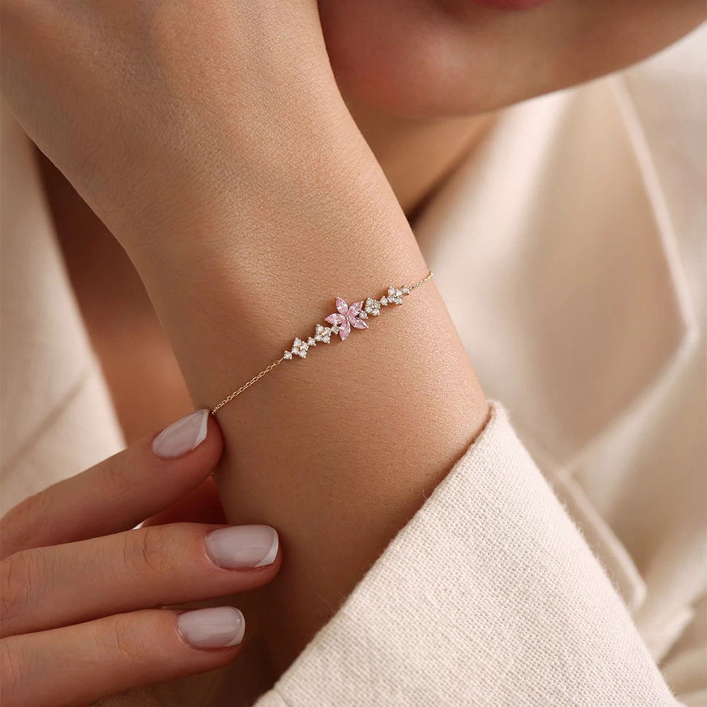 0.90 CT Pink Çiçek Pırlanta Bileklik