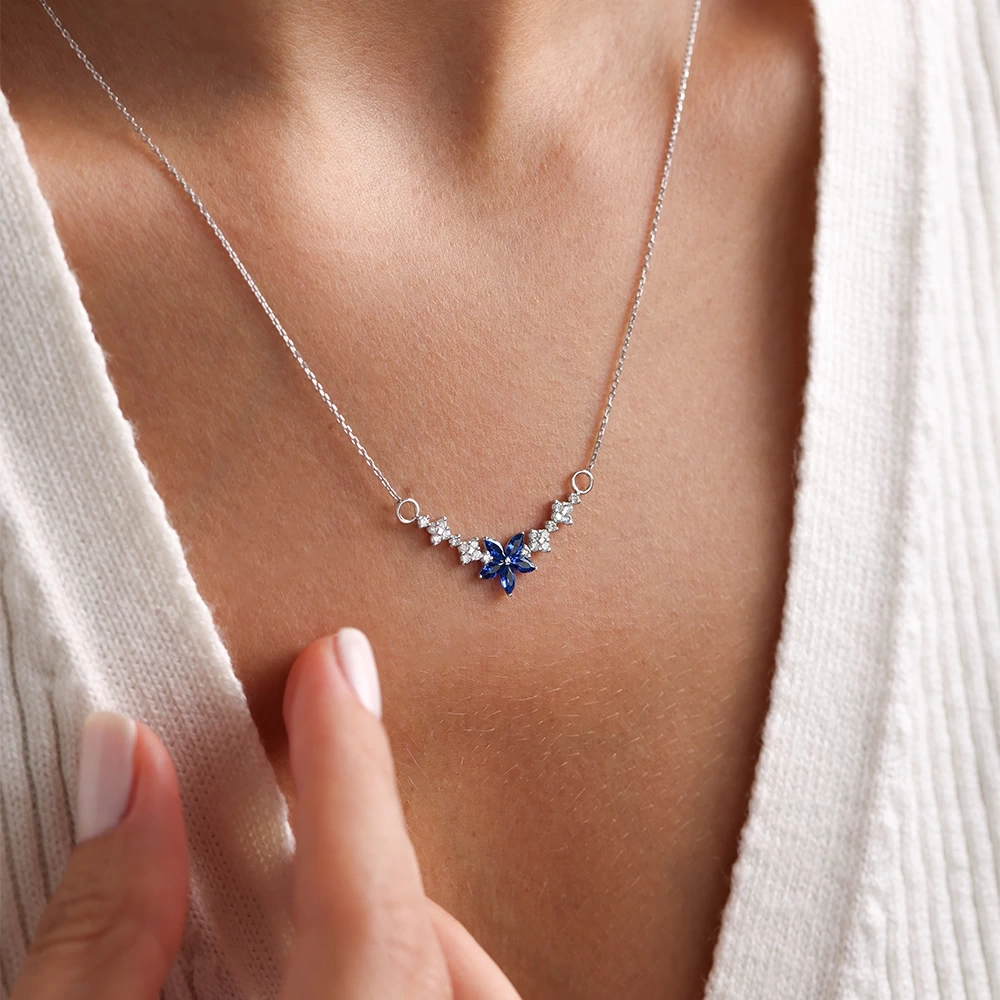 0.90 Ct Safir Çiçek Pırlanta Kolye