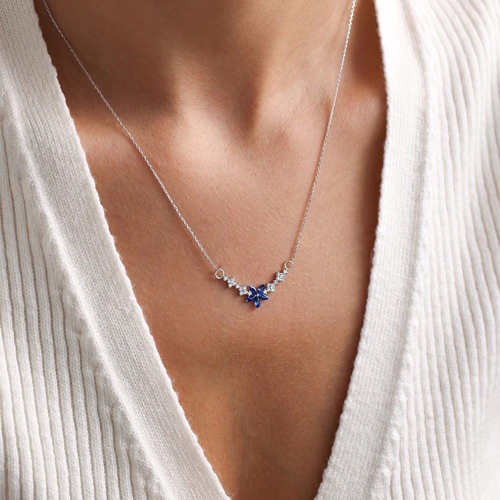 0.90 Ct Safir Çiçek Pırlanta Kolye