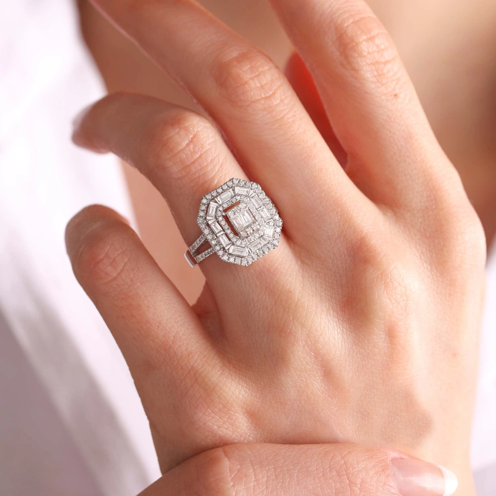 0.95 CT French Baget Pırlanta Yüzük