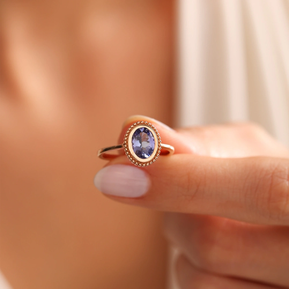 0.96 CT Özel Tasarım Tanzanite Tektaş