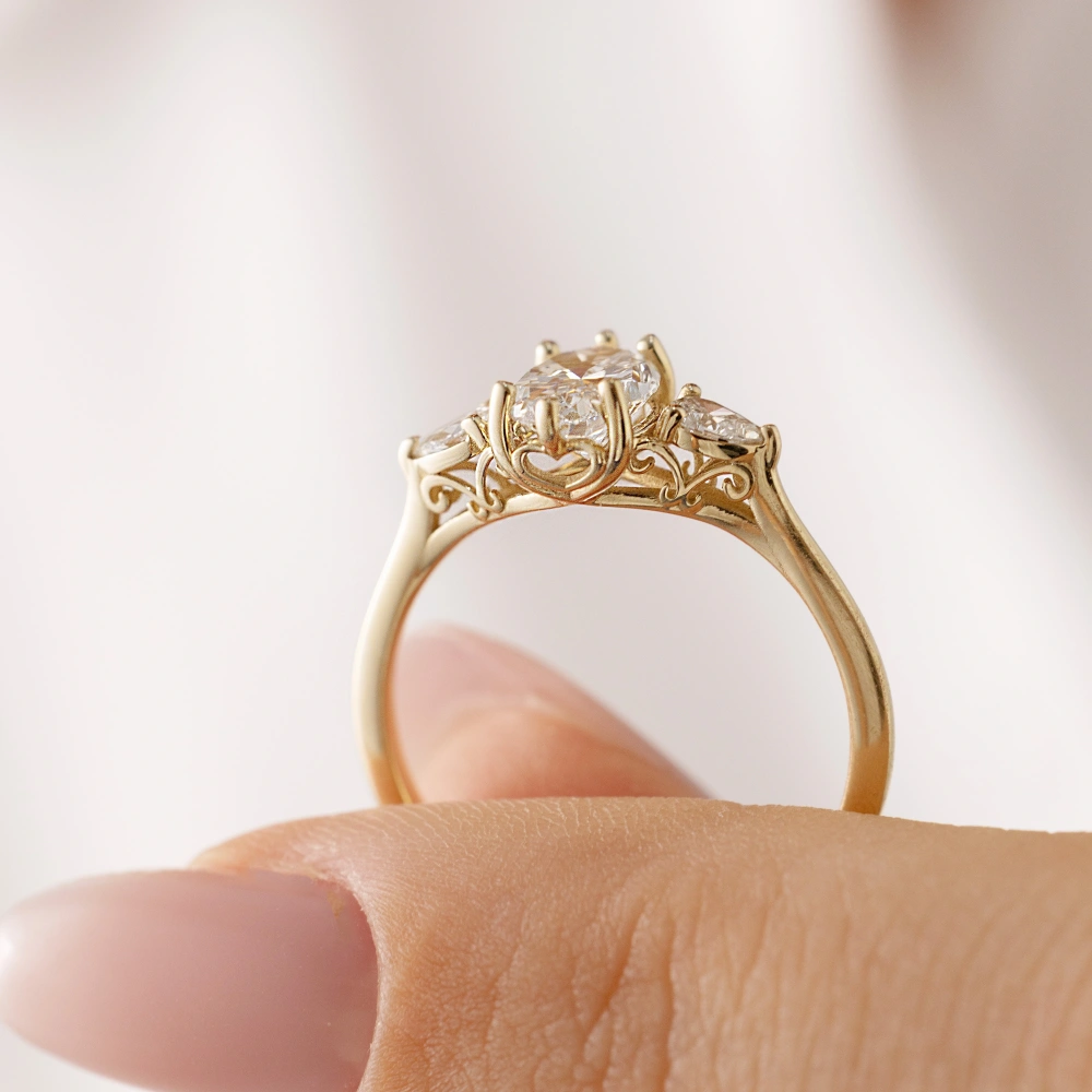 1.25 Ct Oval Pırlanta Yüzük