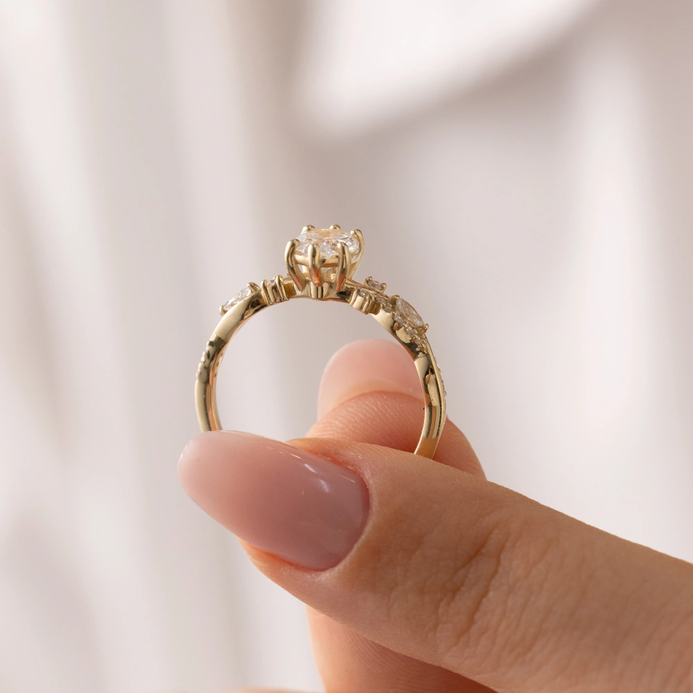 1.00 Ct Oval Pırlanta Tasarım Yüzük