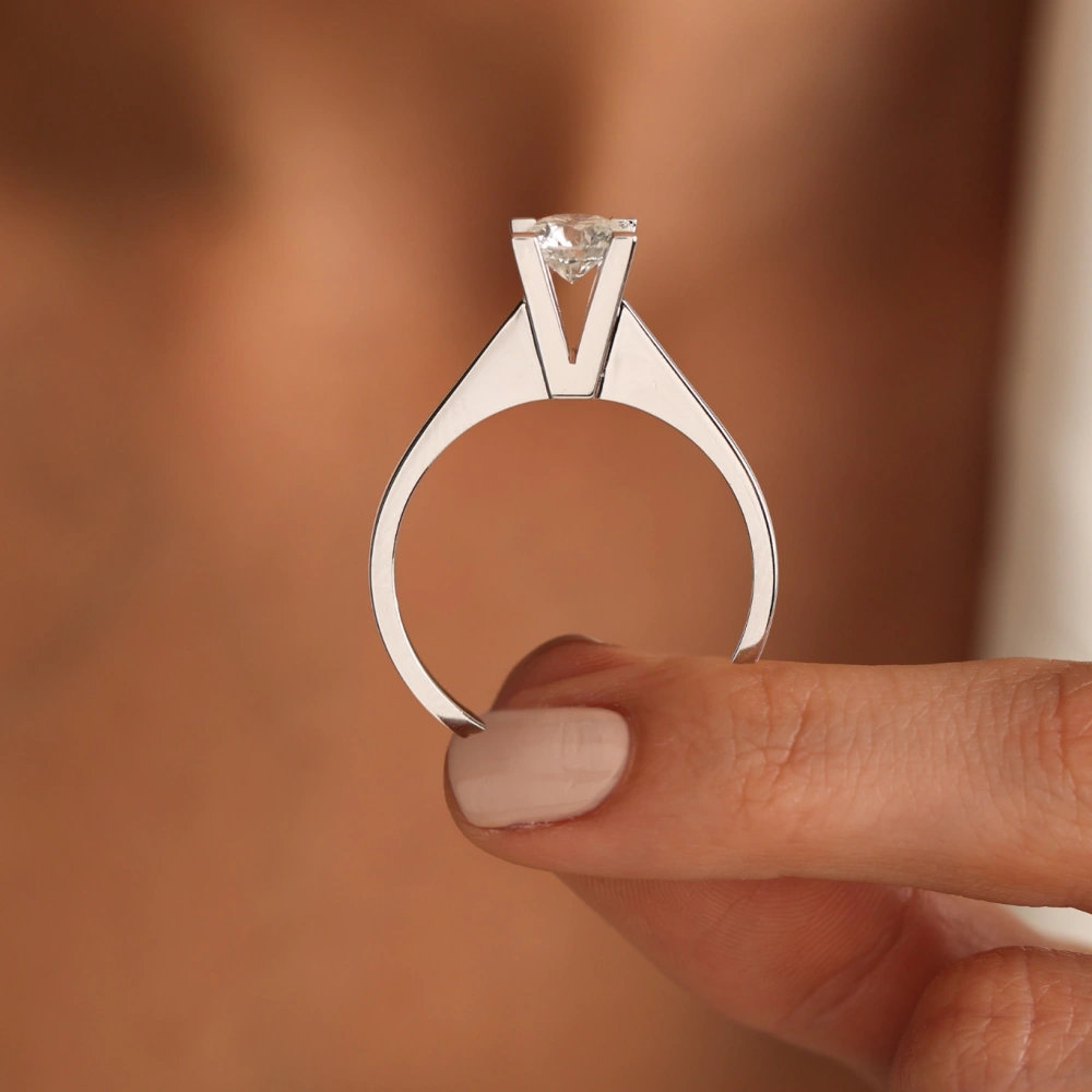 1.00 CT Takoz Tektaş Yüzük