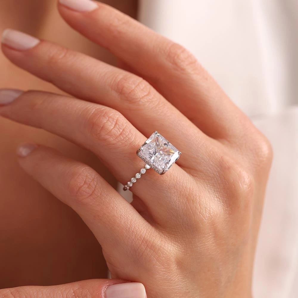 10.75 CT Beyaz Topaz & Pırlanta Yüzük