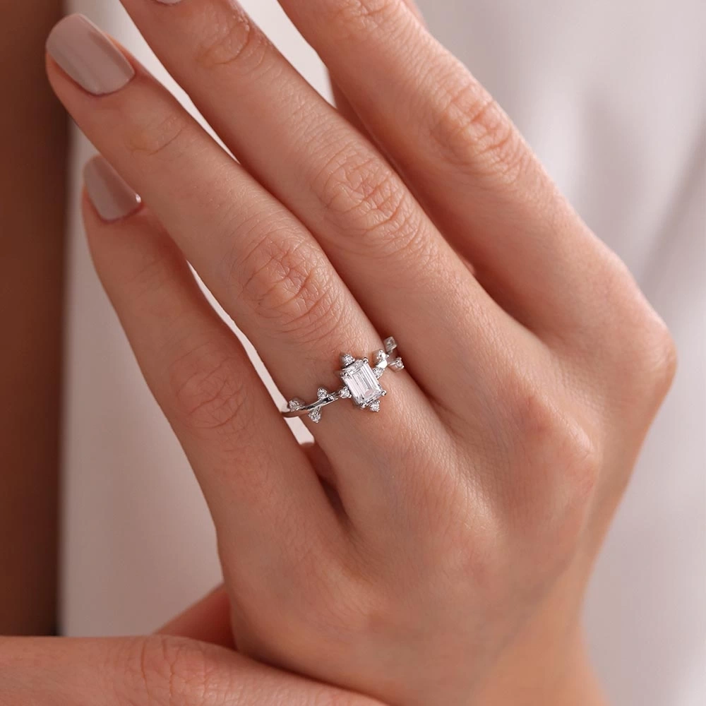 1.10 CT Beyaz Topaz & Pırlanta Yüzük