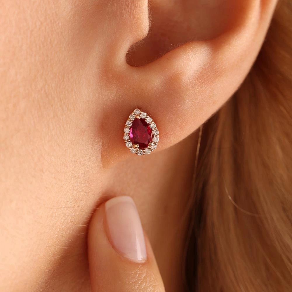 1.22 CT Damla Yakut & Pırlanta Küpe