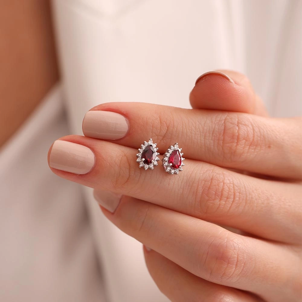 1.24 CT Damla Yakut & Pırlanta Küpe