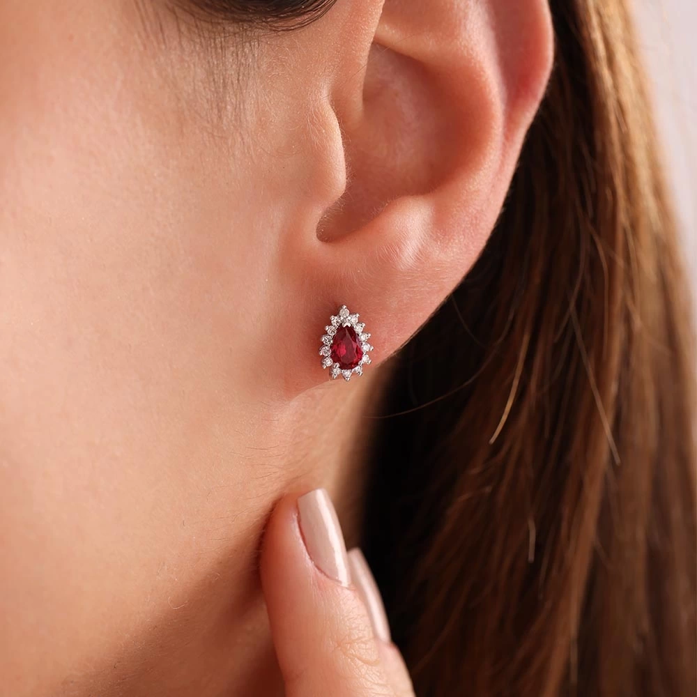 1.24 CT Damla Yakut & Pırlanta Küpe