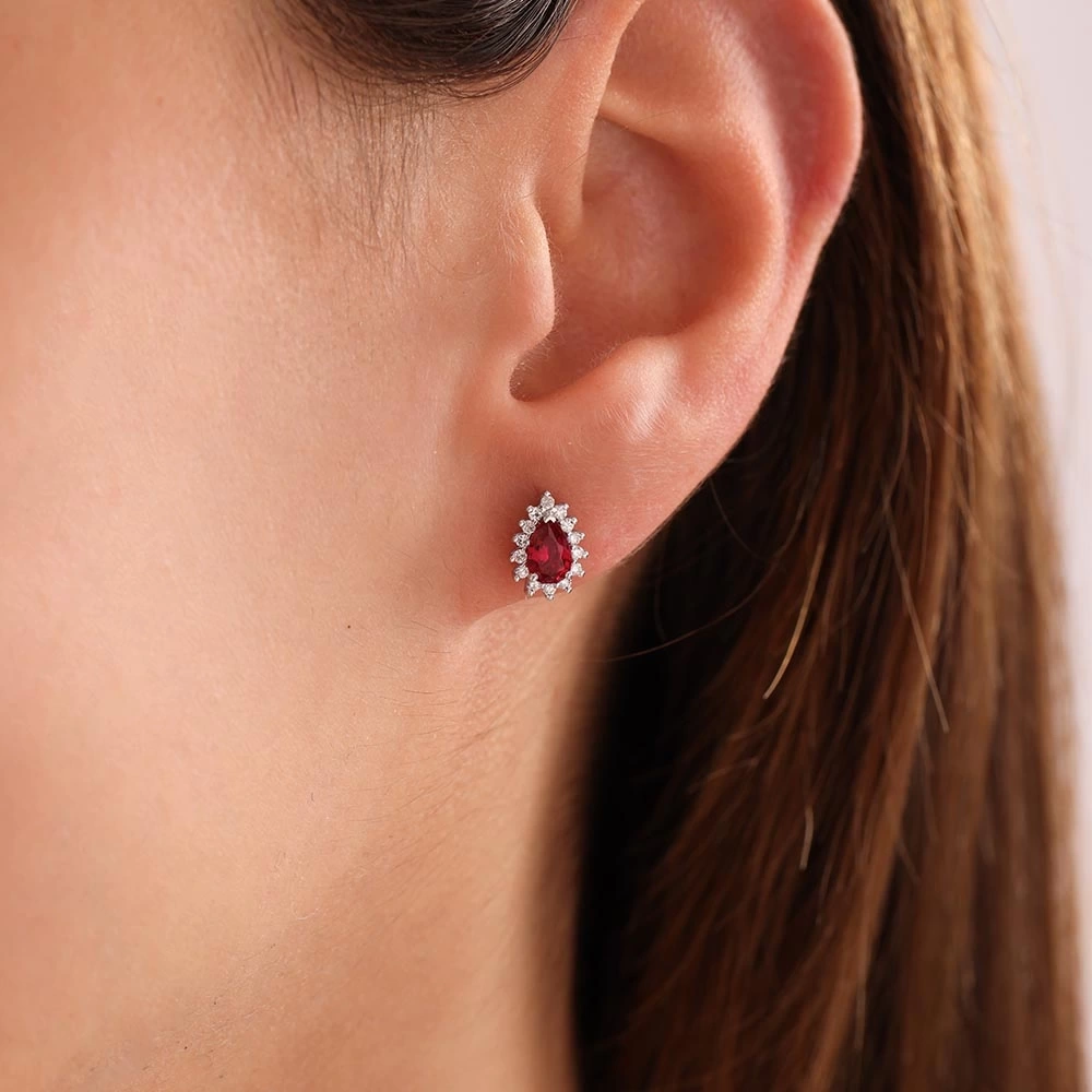 1.24 CT Damla Yakut & Pırlanta Küpe