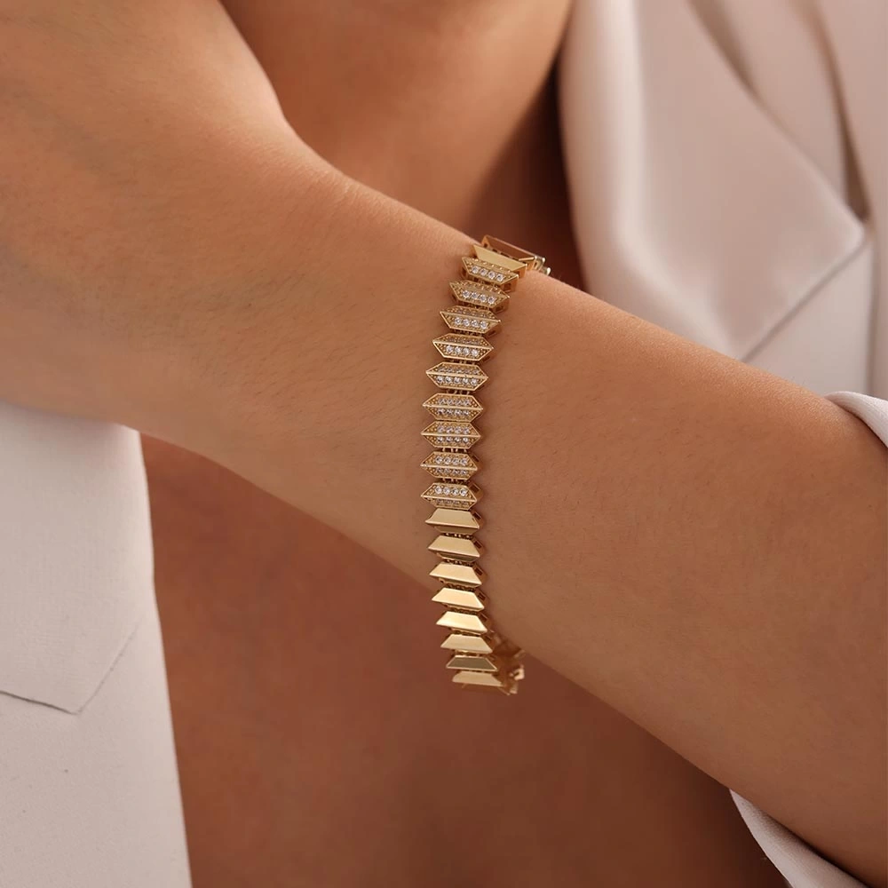 Taşlı Piramit 14 Ayar Altın Bileklik