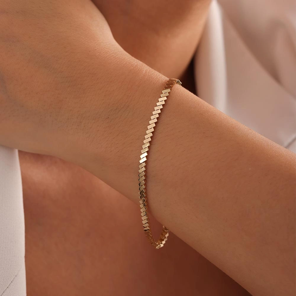 Çapraz Plakalı 14 Ayar Altın Bileklik