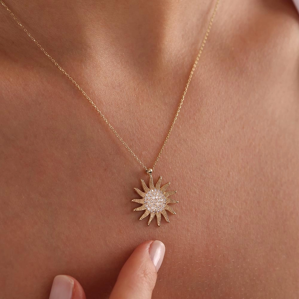Taşlı Güneş 14 Ayar Altın Kolye