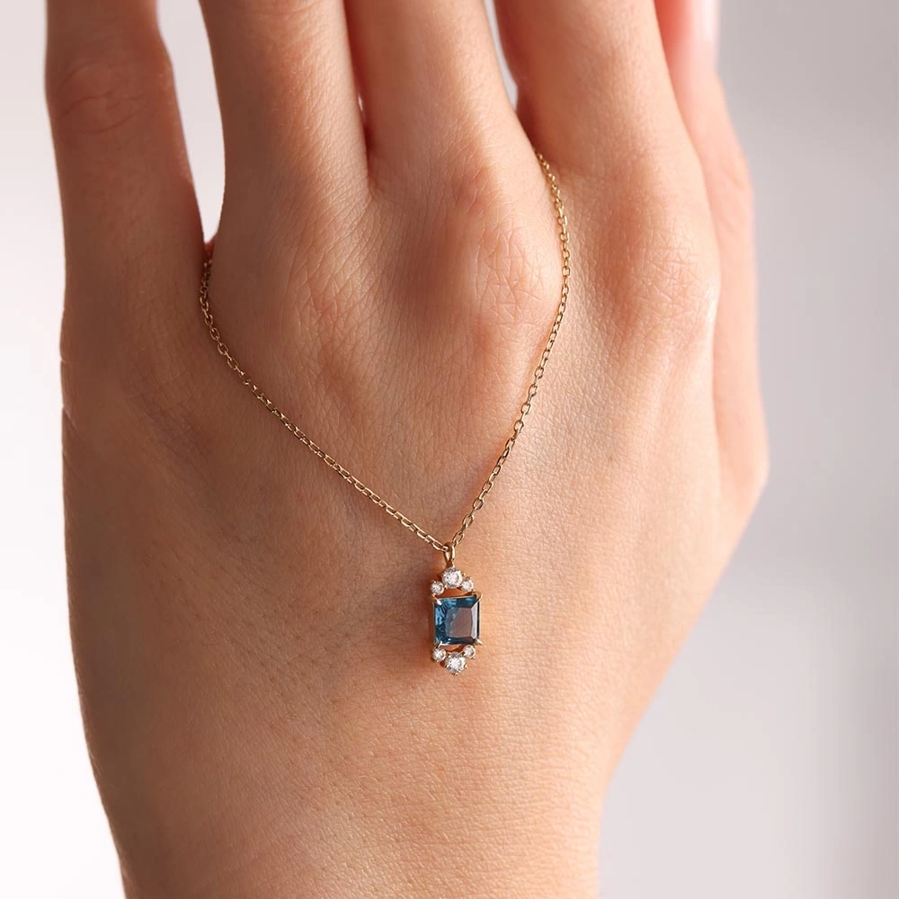 Mavi Taşlı 14 Ayar Altın Kolye