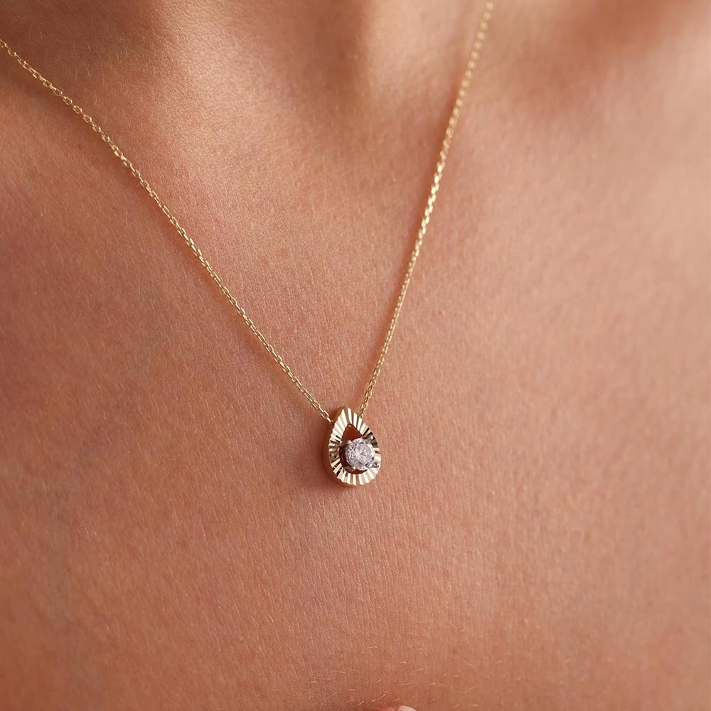 Kalemli Damla 14 Ayar Altın Kolye